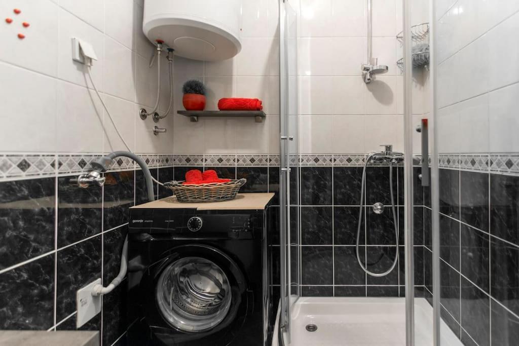 Modern Living Apts - Botanica - Private Parking Novi Sad Luaran gambar